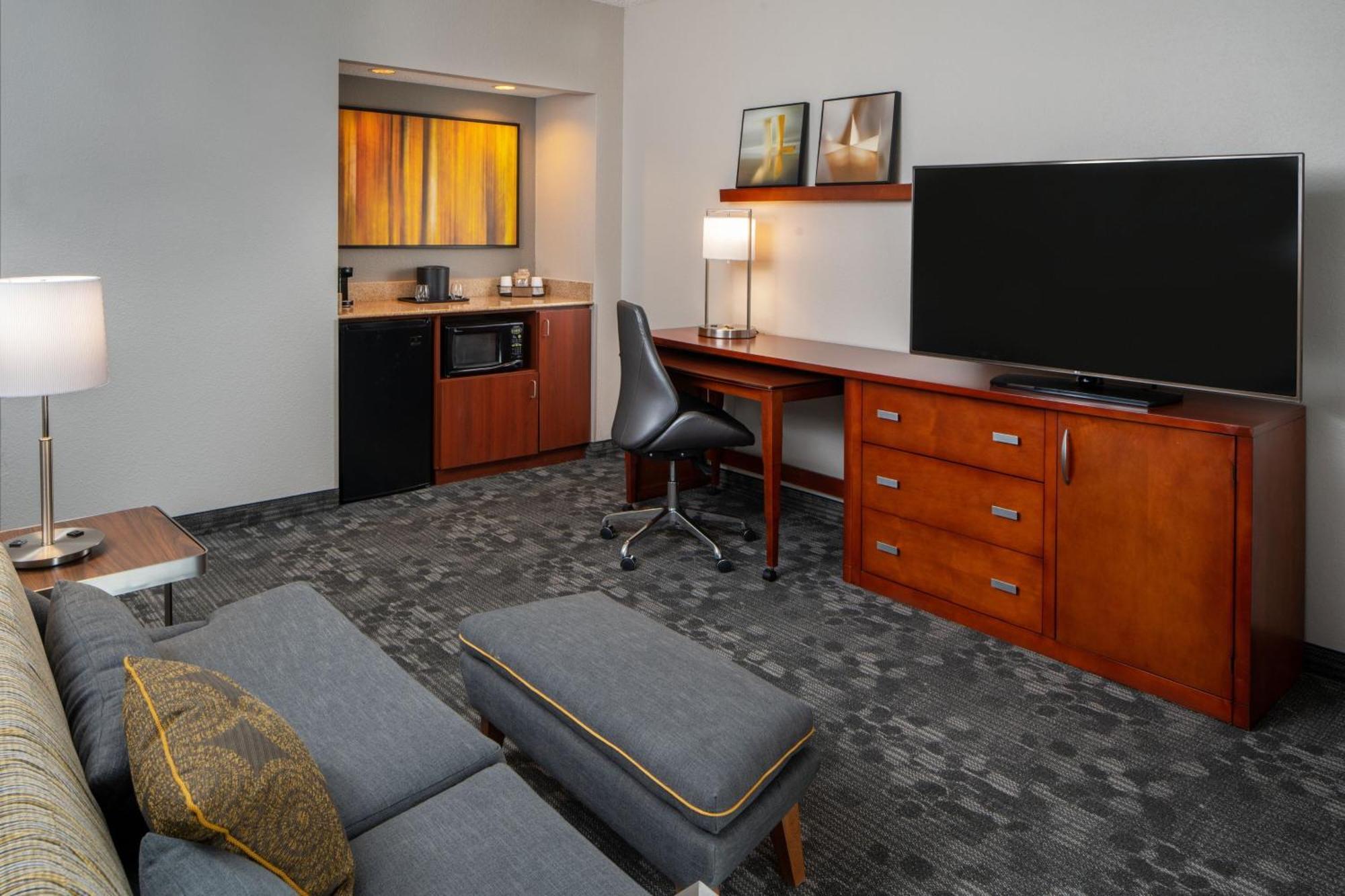 Courtyard By Marriott Nashville Airport Exterior foto